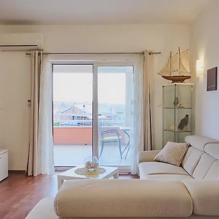 Stunning Gold With Pool Apartment Solin