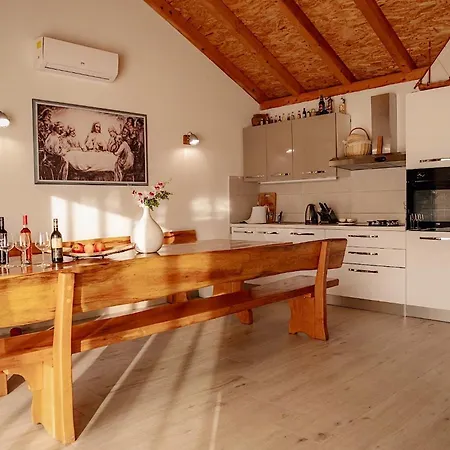 Stunning Gold With Pool Apartment *