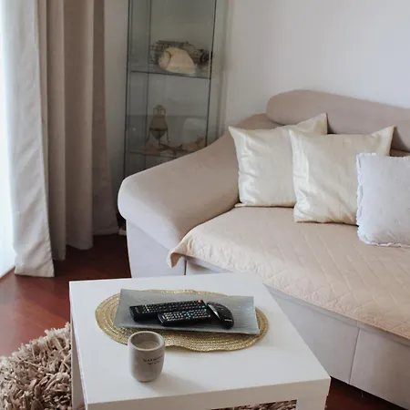 Stunning Gold With Oasis Pool Lägenhet Solin