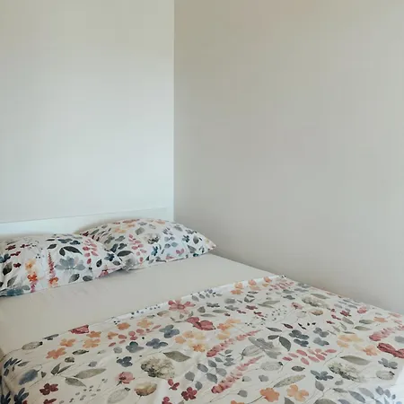 Lägenhet Stunning Gold With Oasis Pool Solin