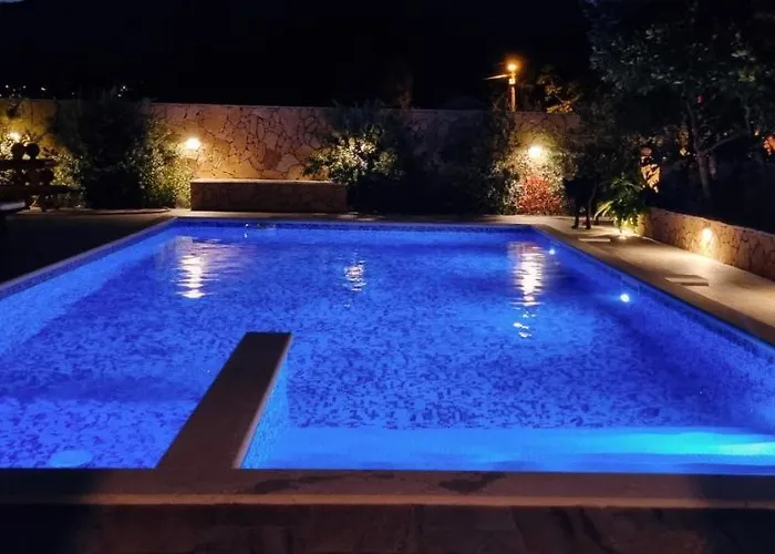 Lägenhet Stunning Gold With Oasis Pool