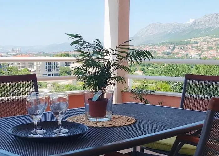 Lägenhet Stunning Gold With Oasis Pool *