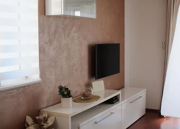 Stunning Gold With Oasis Pool Lägenhet *