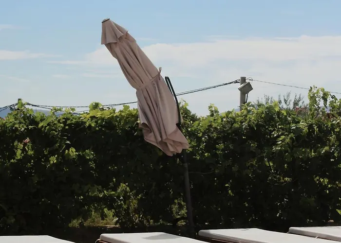 Stunning Gold With Oasis Pool Lägenhet Solin