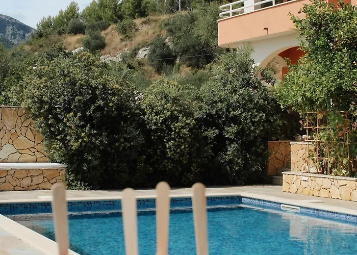 Stunning Gold With Oasis Pool Solin