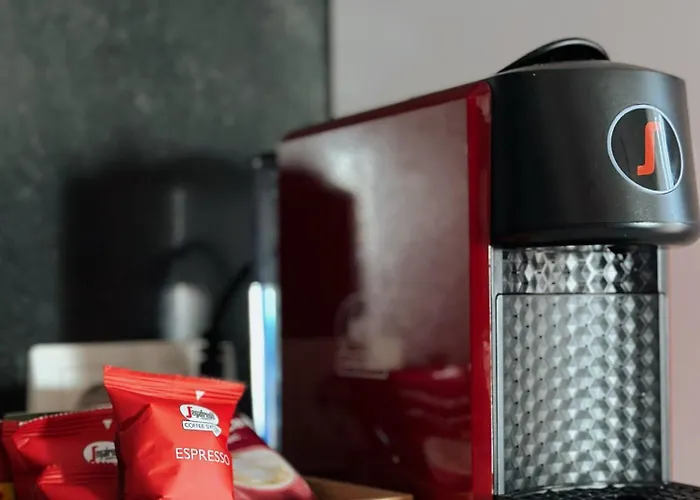 Stunning Gold With Oasis Pool Lägenhet