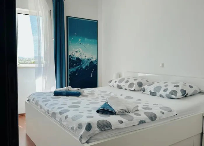 Stunning Gold With Oasis Pool Lägenhet *