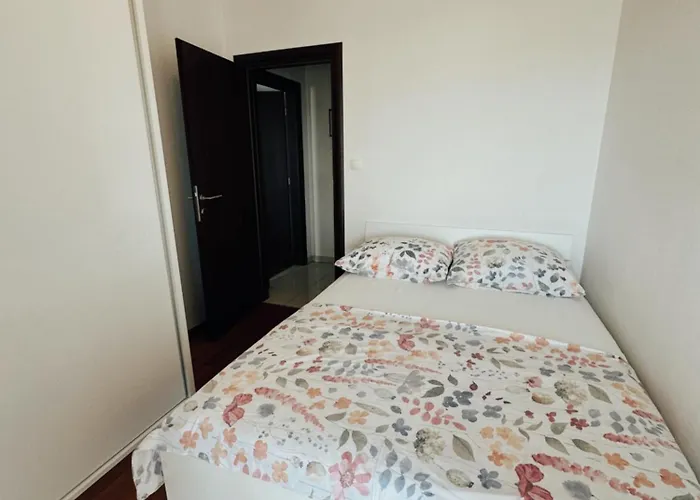 Lägenhet Stunning Gold With Oasis Pool *