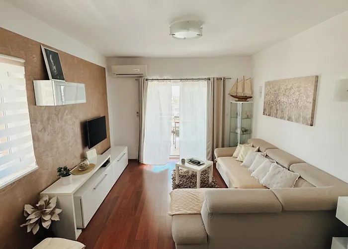 Lägenhet Stunning Gold With Oasis Pool Solin